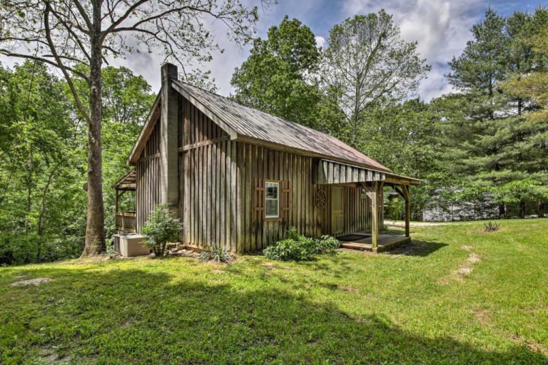 log cabin in wood