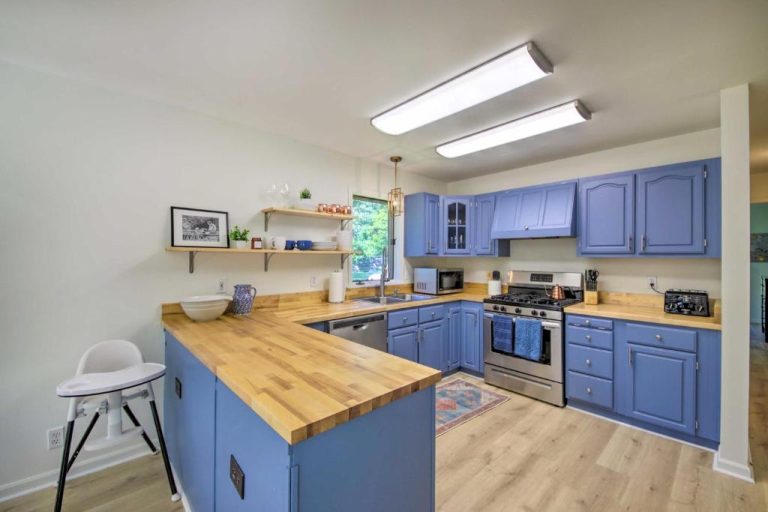 modern eckerty hall kitchen two